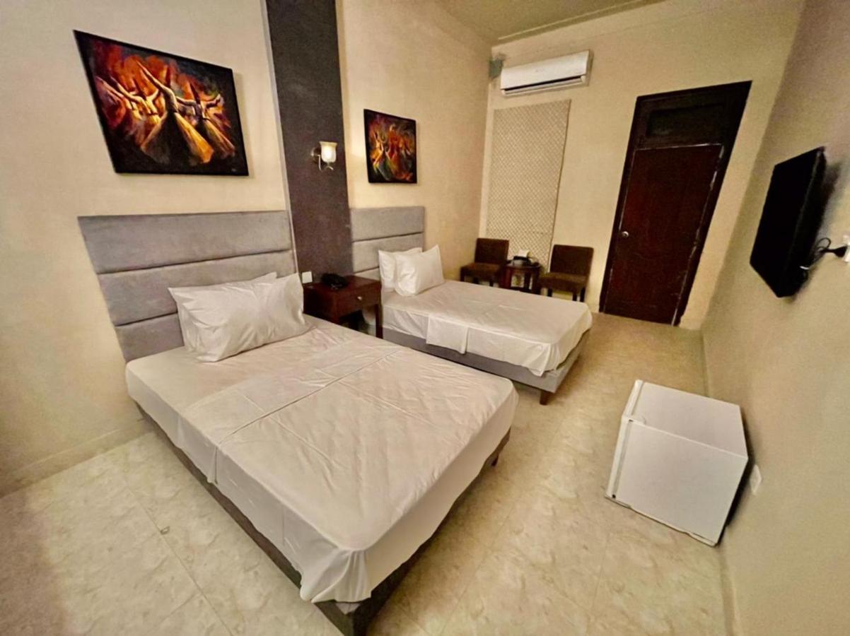 Shelton Hotel Mardan Buitenkant foto