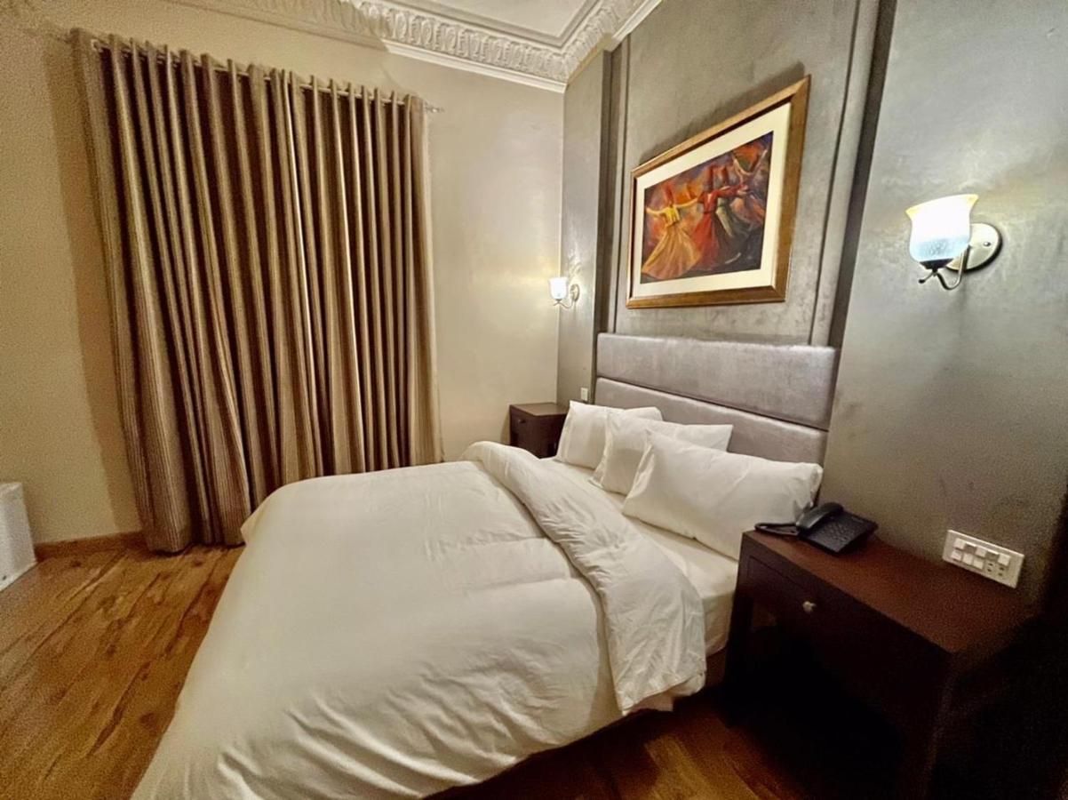 Shelton Hotel Mardan Buitenkant foto