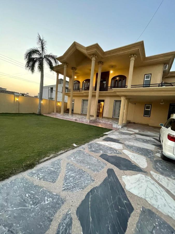 Shelton Hotel Mardan Buitenkant foto