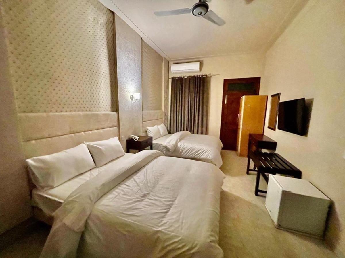 Shelton Hotel Mardan Buitenkant foto